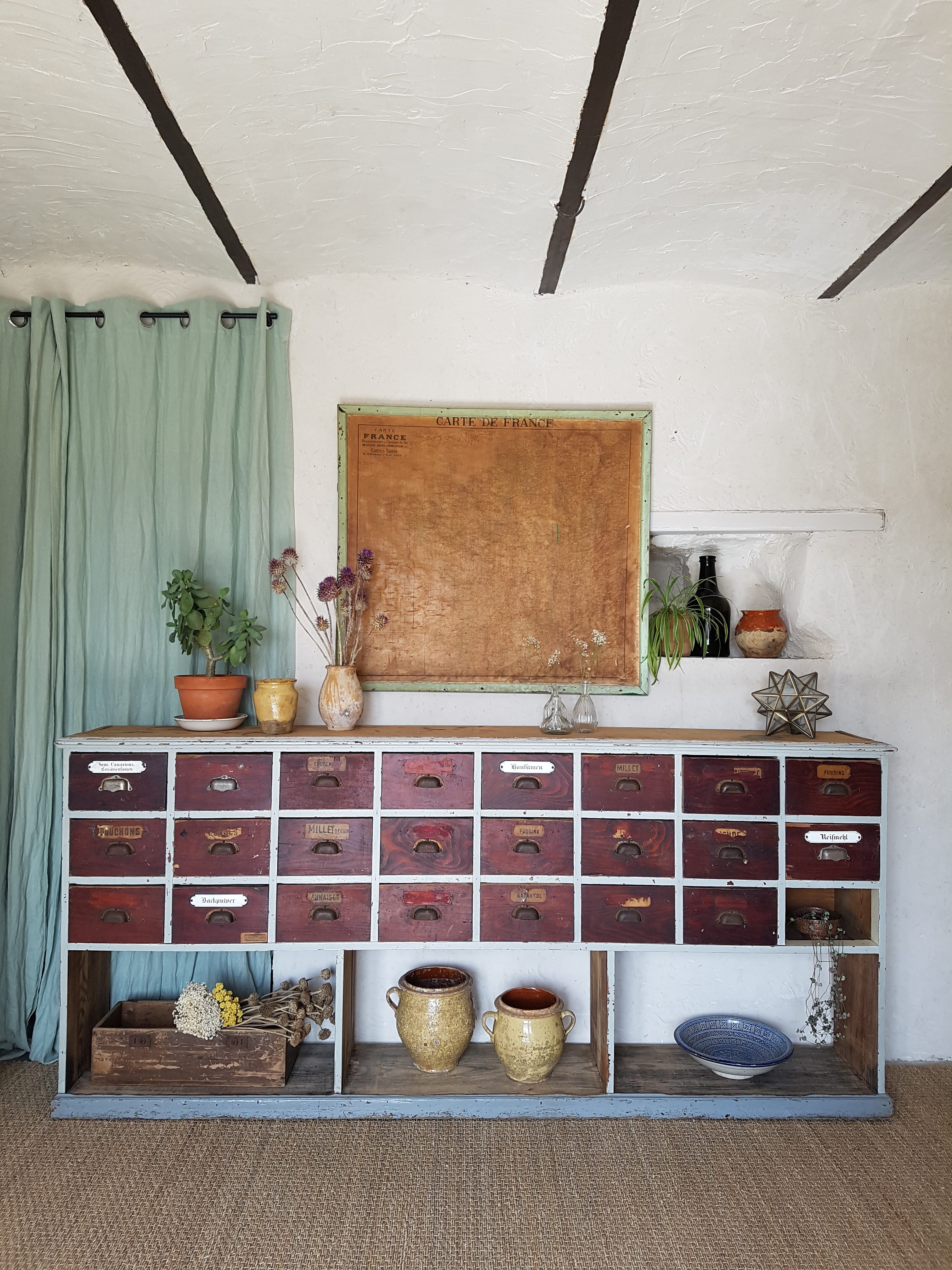 Collections précédentes: Inspirations passées pour vos futurs projets 18 Jacinthe Ancien meuble de métier à tiroirs