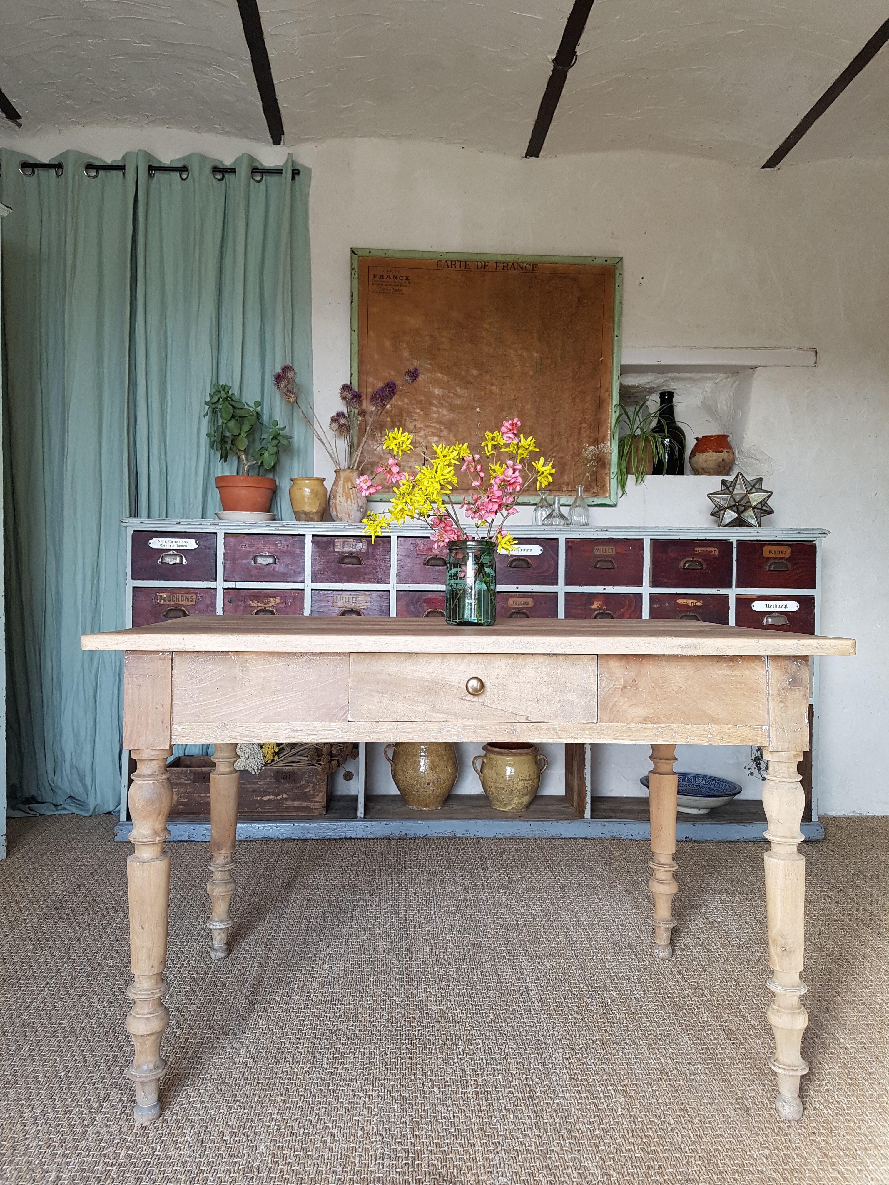 Collections précédentes: Inspirations passées pour vos futurs projets 22 Forsythia Table ancienne en chêne et noyer