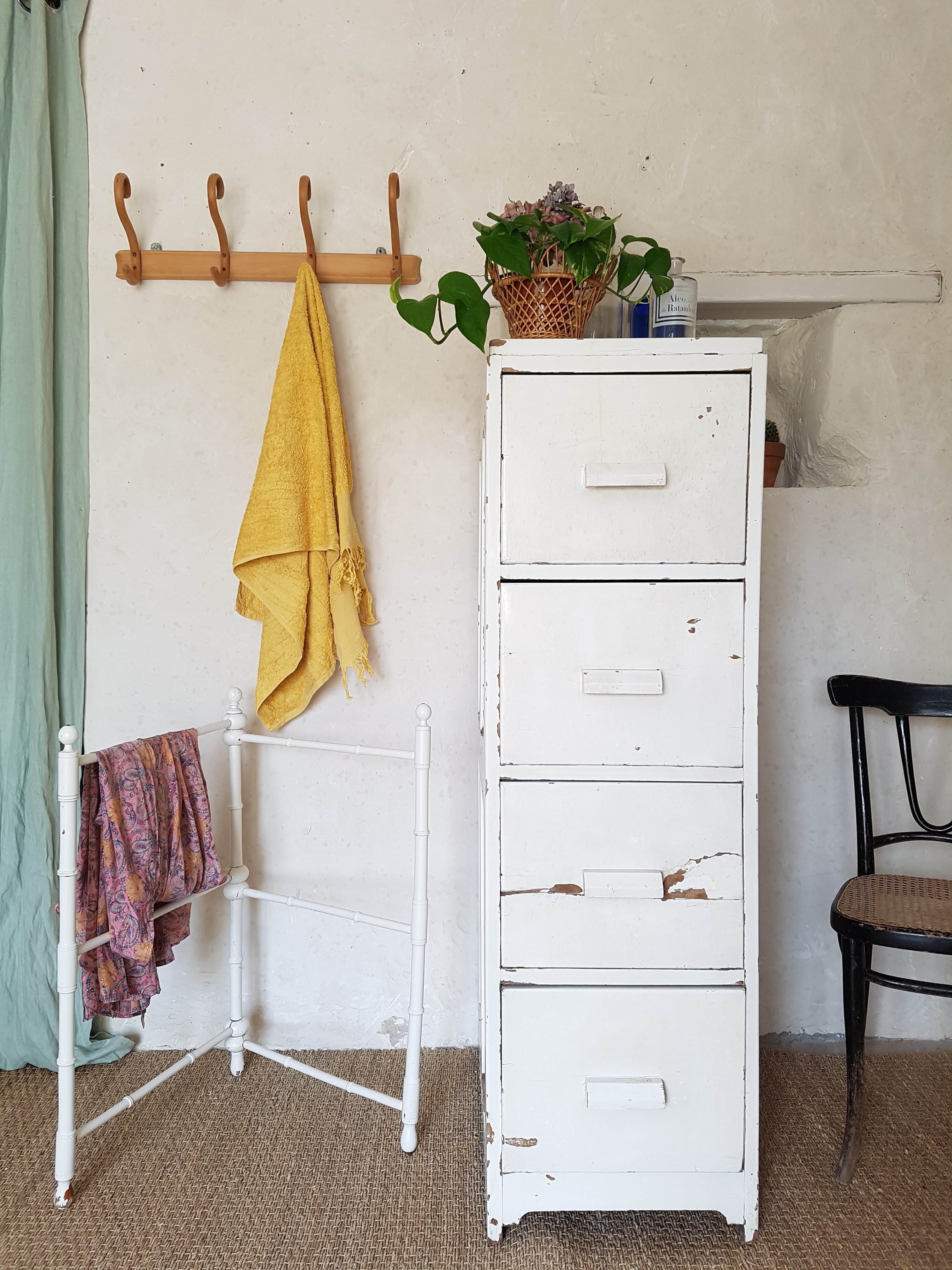 Ancien Porte-serviettes pliant 3 Figuier Classeur à tiroirs en bois