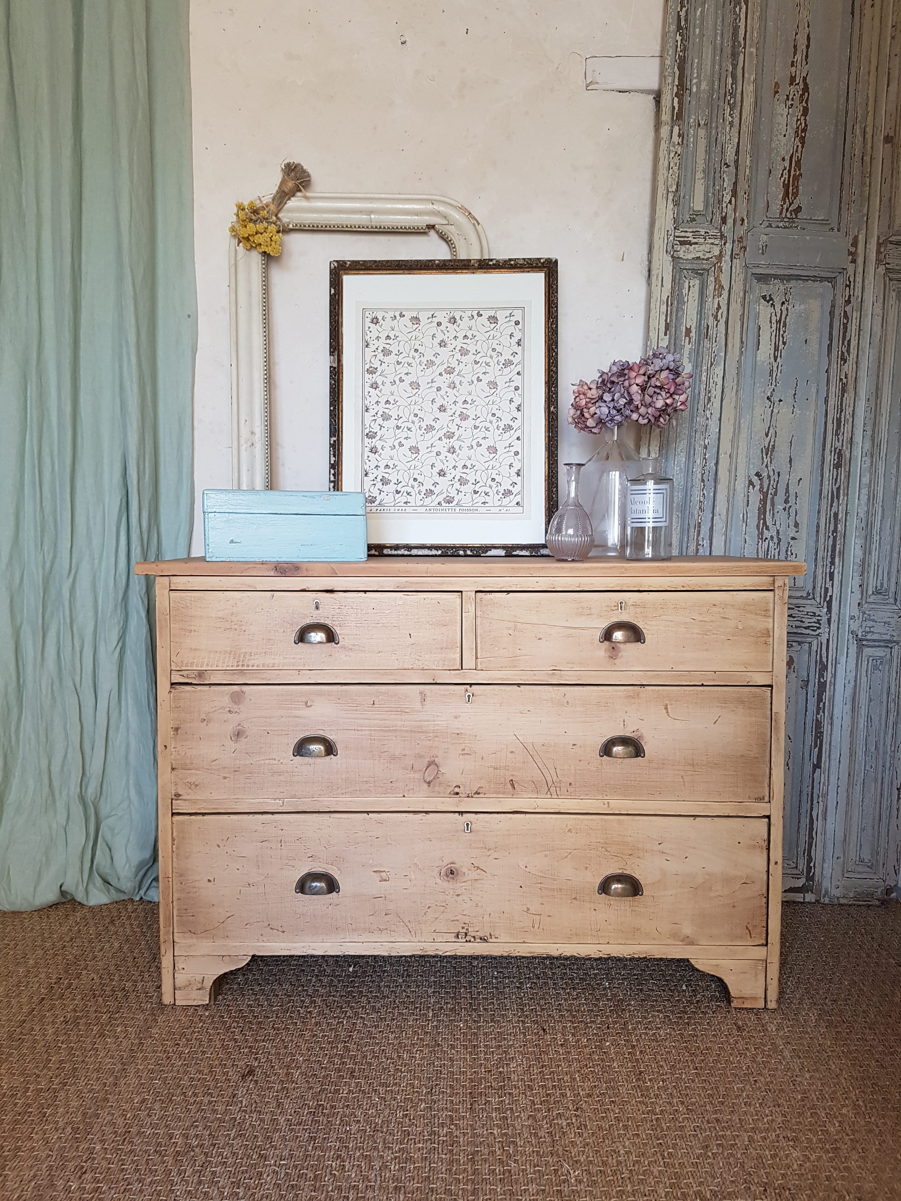 Collections précédentes: Inspirations passées pour vos futurs projets 113 Aster Commode en bois brut