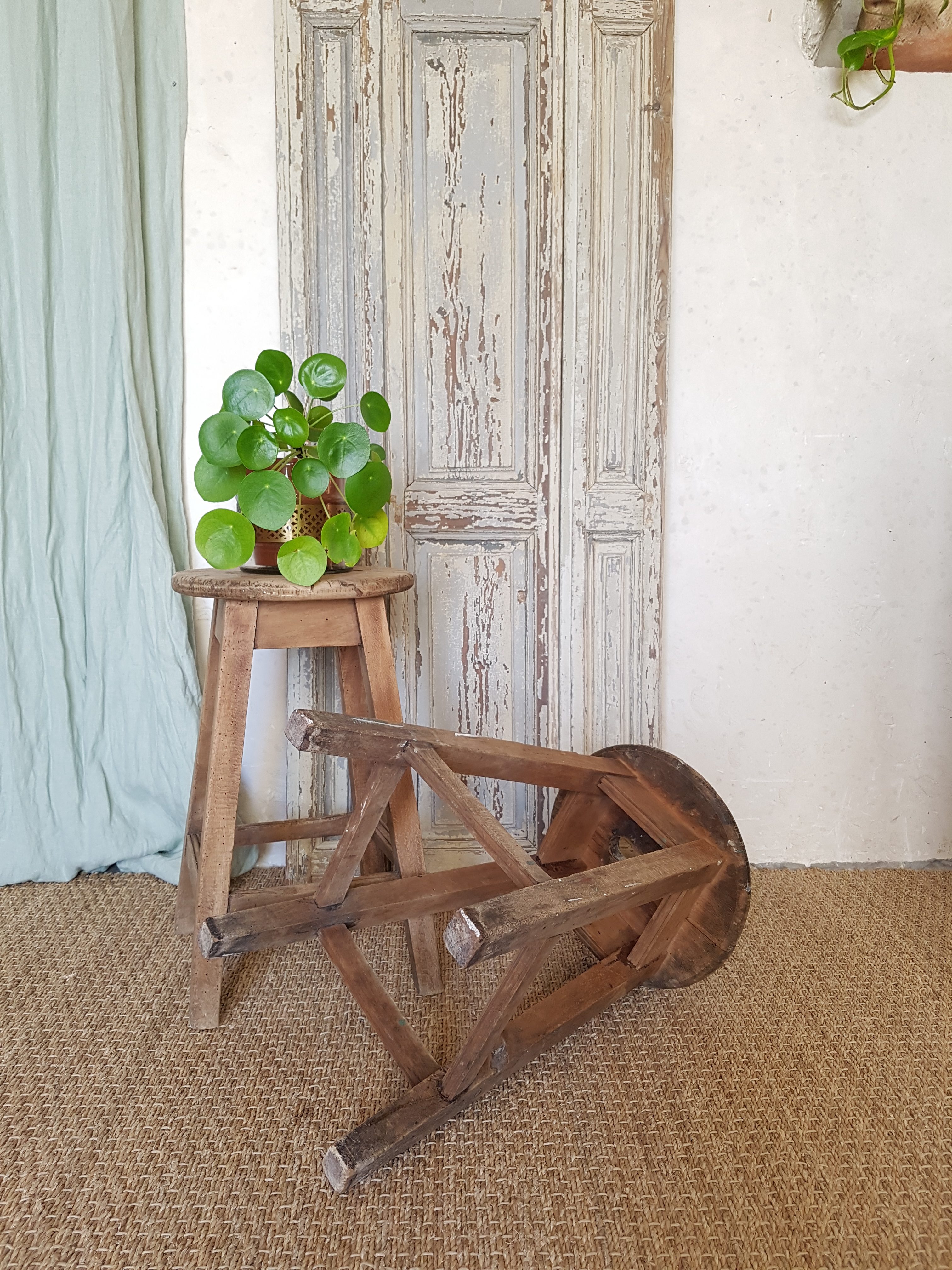 Collections précédentes: Inspirations passées pour vos futurs projets 127 Lot de 2 tabourets en bois d'atelier