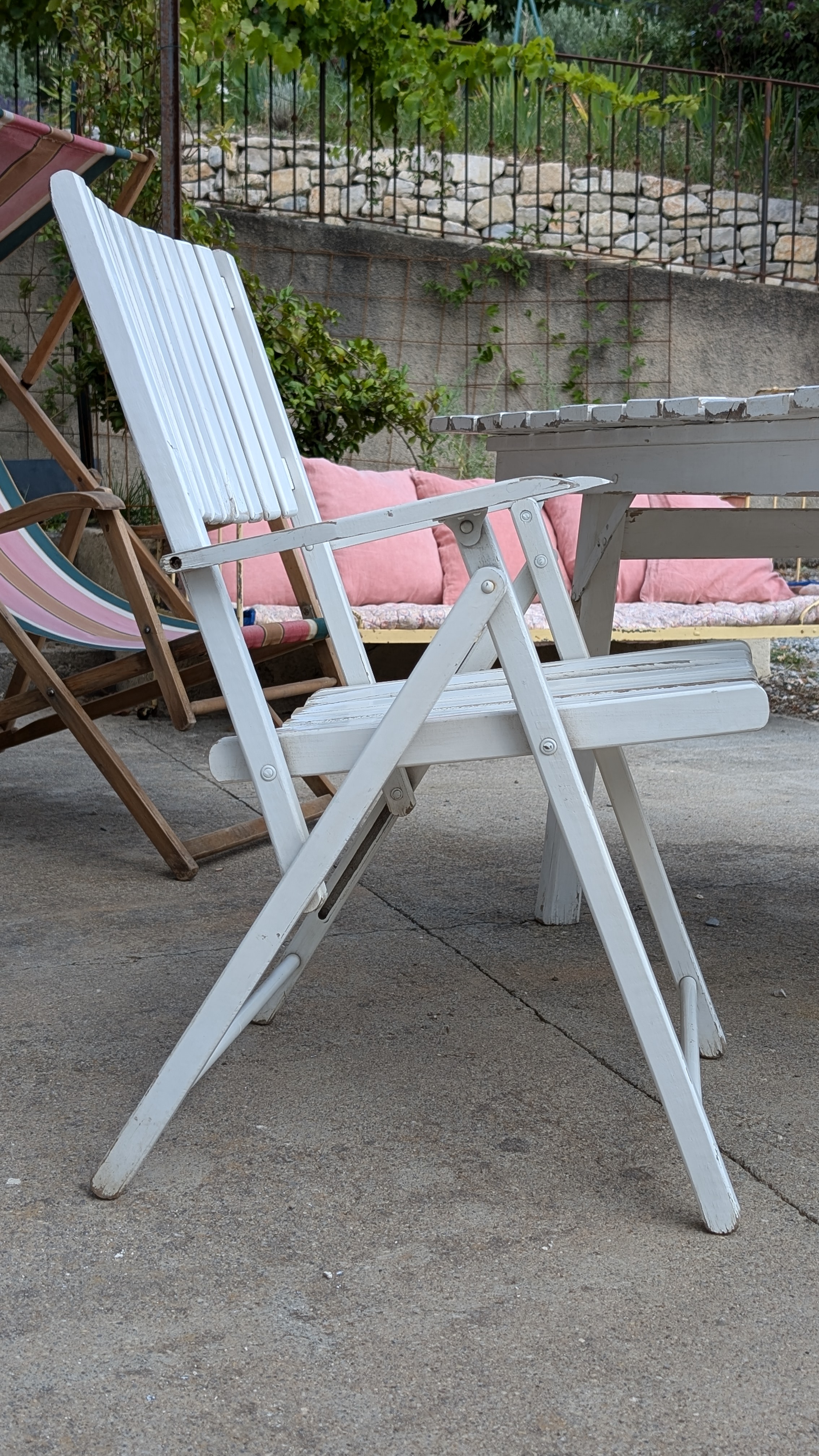 Ensemble table et 2 fauteuils de jardin en bois 5 Ensemble table et 2 fauteuils de jardin en bois