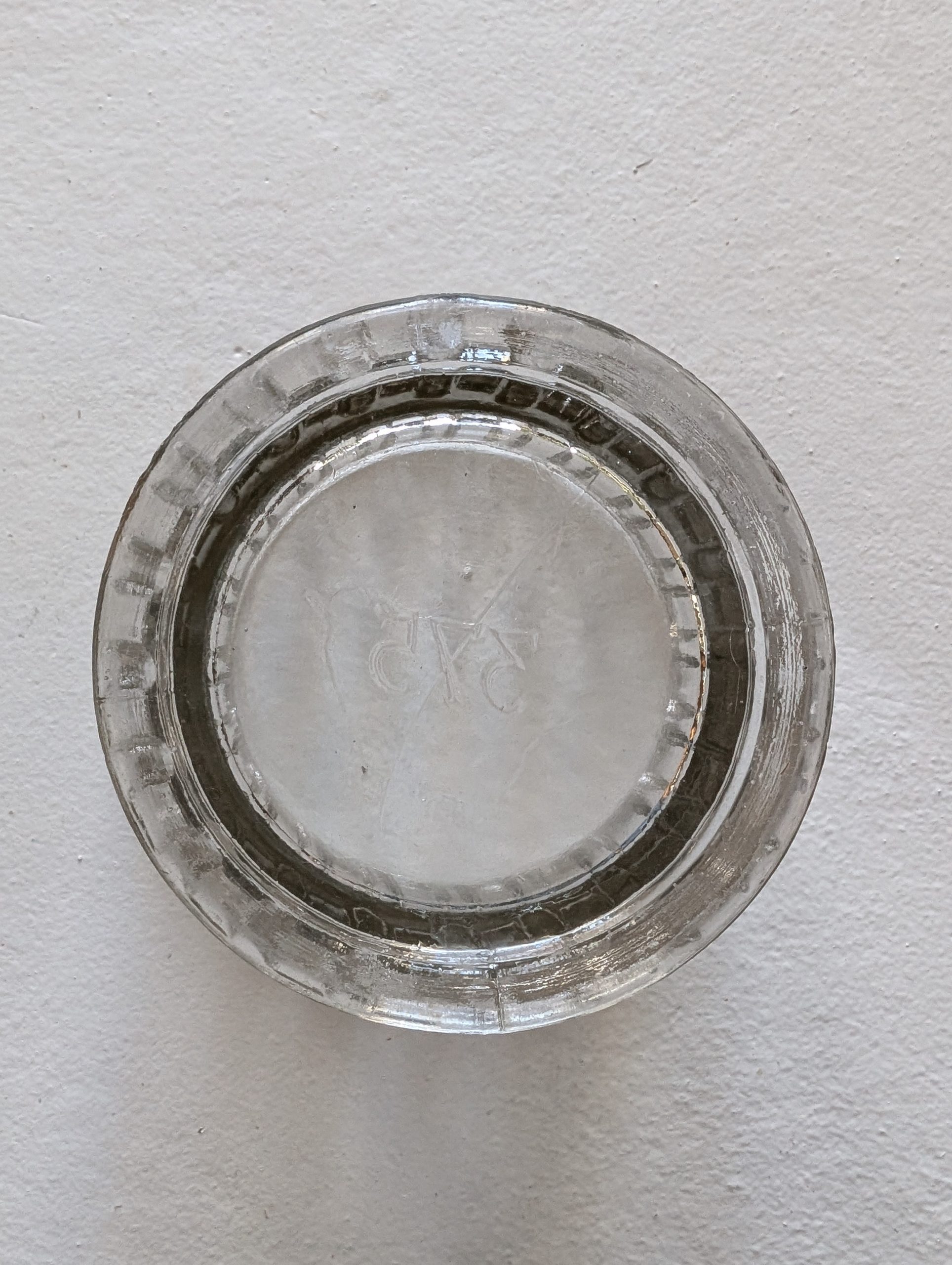 Ancien pot de confiture en verre motif strié 7 Ancien pot de confiture en verre motif strié