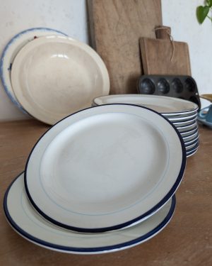 Lot de 12 assiettes à dessert en faïence