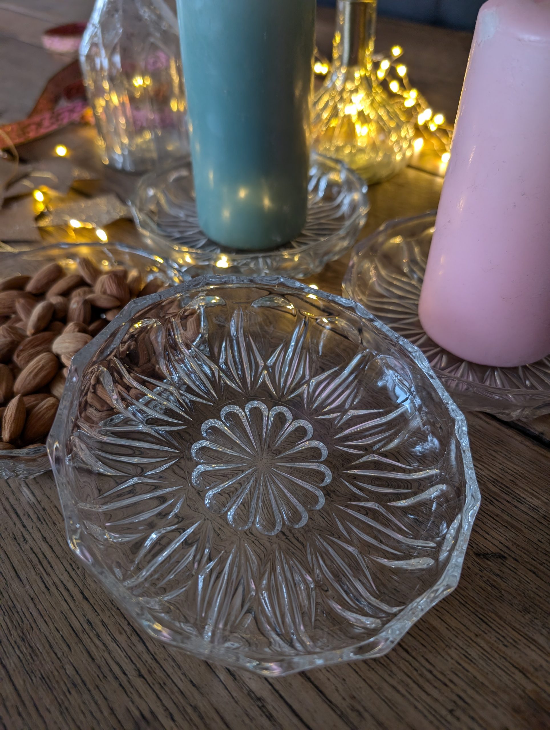 Coupelles anciennes en verre ciselé 1 Coupelles anciennes en verre ciselé