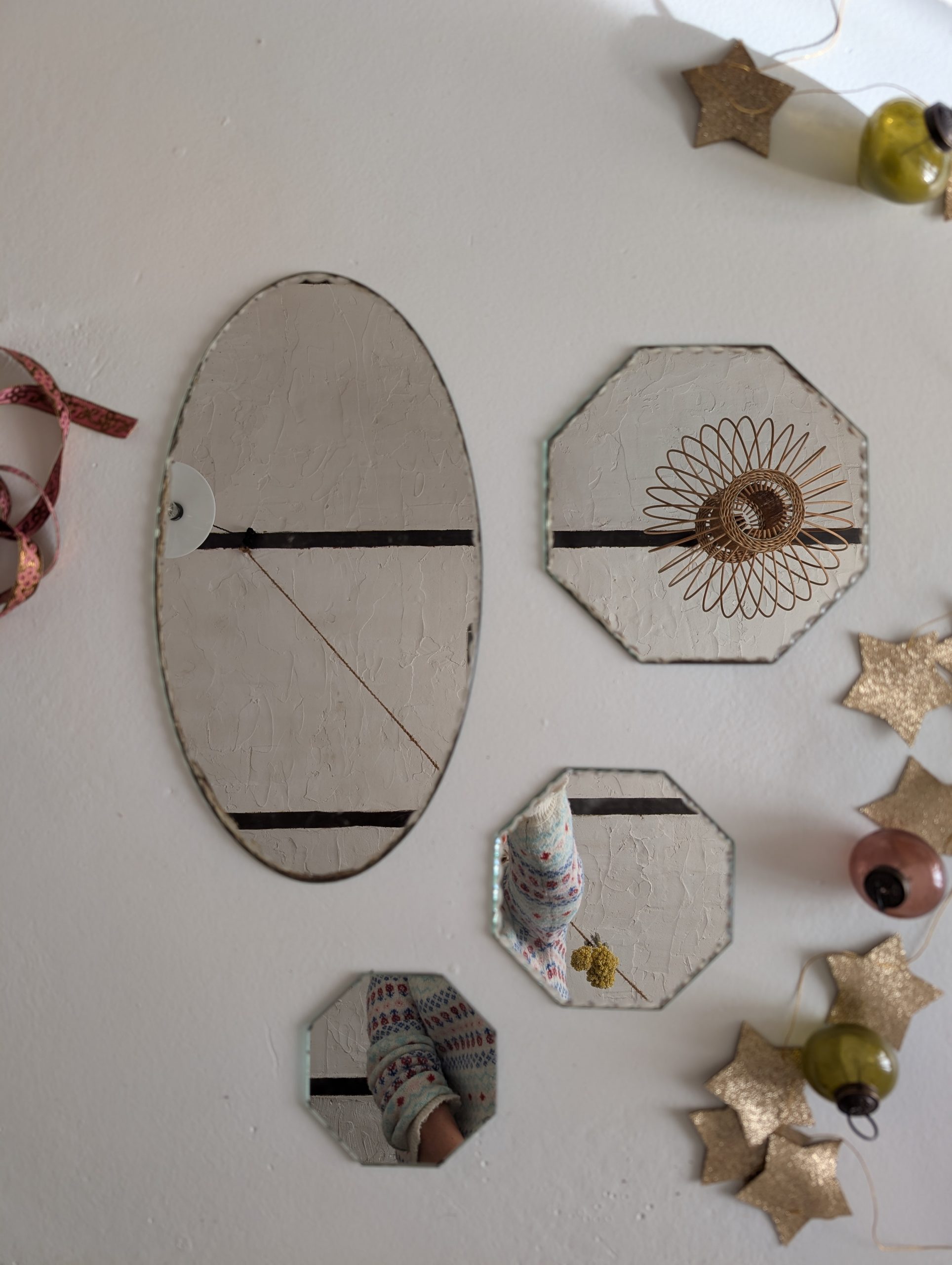 Anciens miroirs ciselés 6 Anciens miroirs ciselés