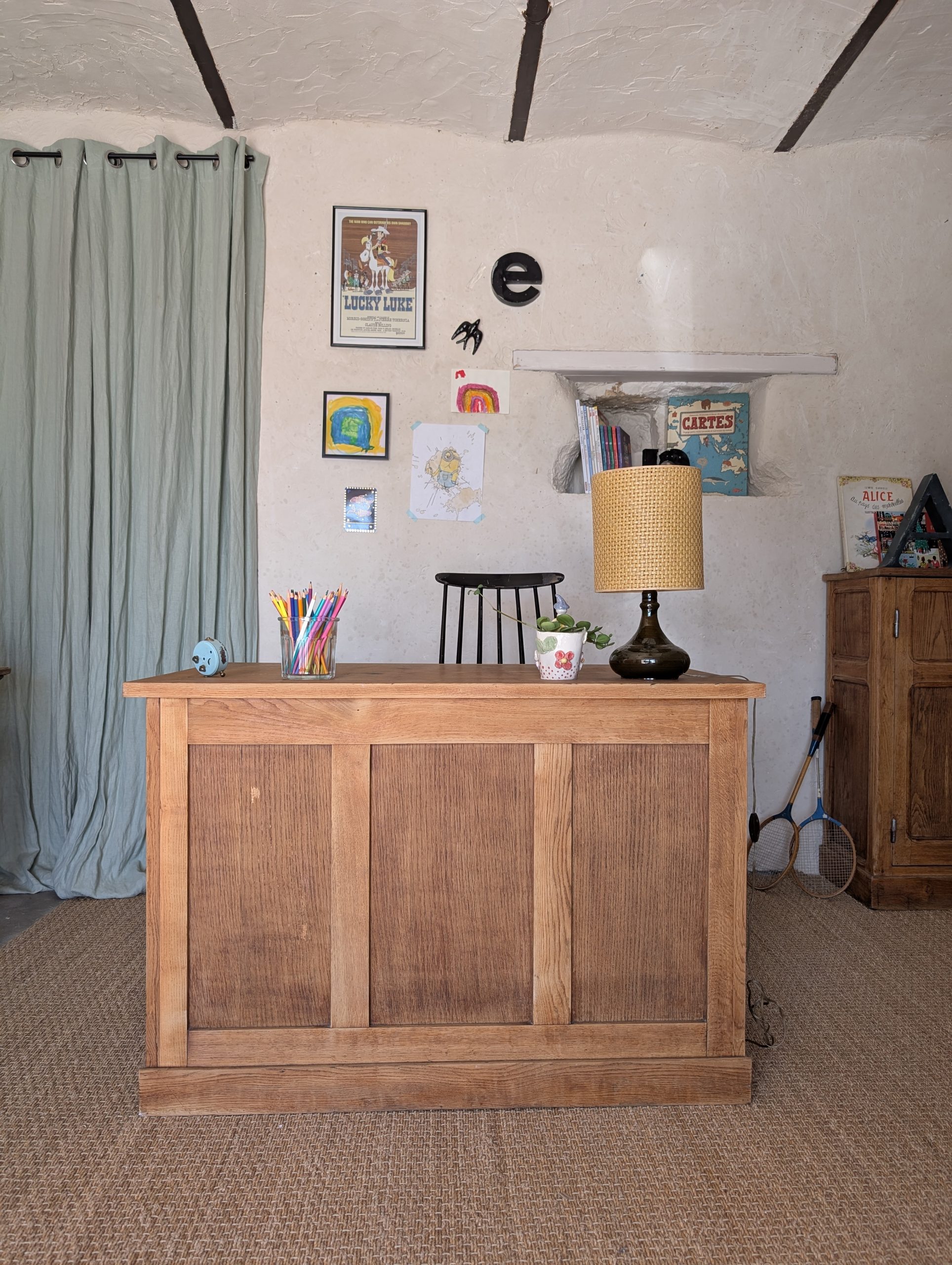 Ancien bureau d'enfant en chêne 2 Ancien bureau d'enfant en chêne