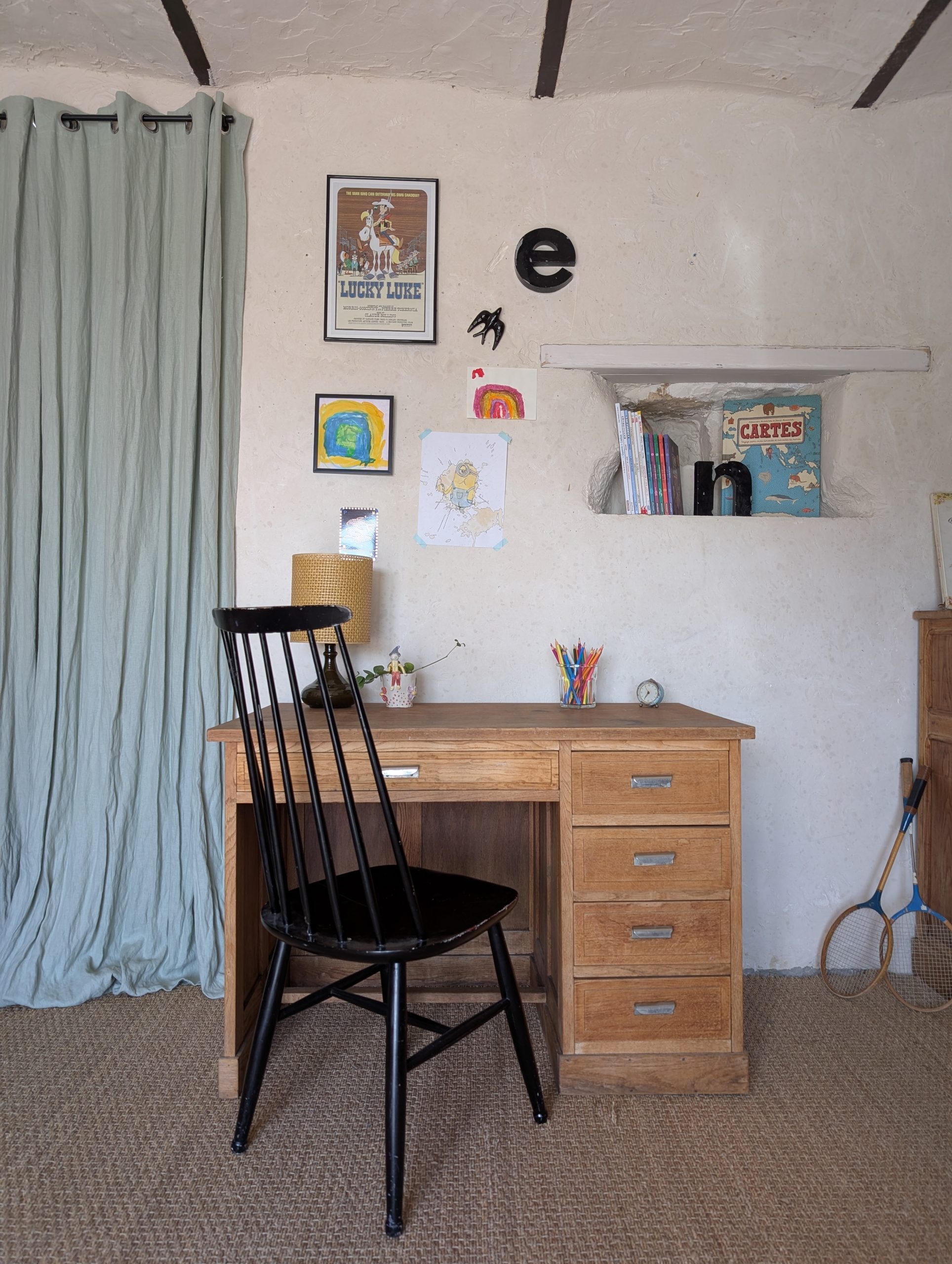 Ancien bureau d'enfant en chêne 1 Ancien bureau d'enfant en chêne